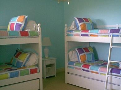 #107 - Sandabakken - Girls' bunk bedroom