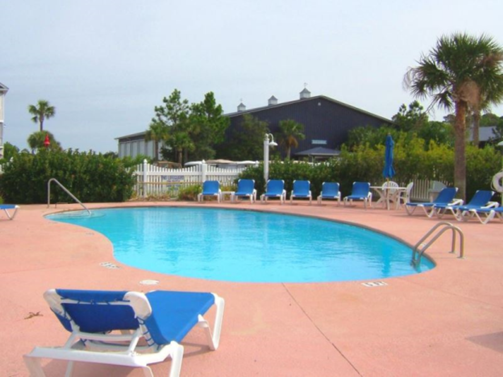 Your own nearly private pool at the marina, best kept secret on Fripp!
