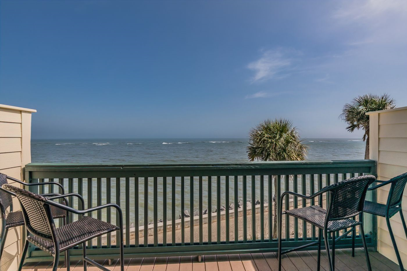 Patio Ocean view with 4 chairs