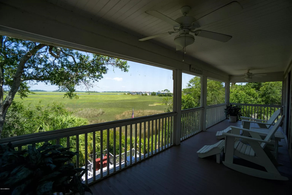 Watch the Action on the Course or Just Enjoy the Breeze in the Rocking Chairs. - Fripp Cottages at O